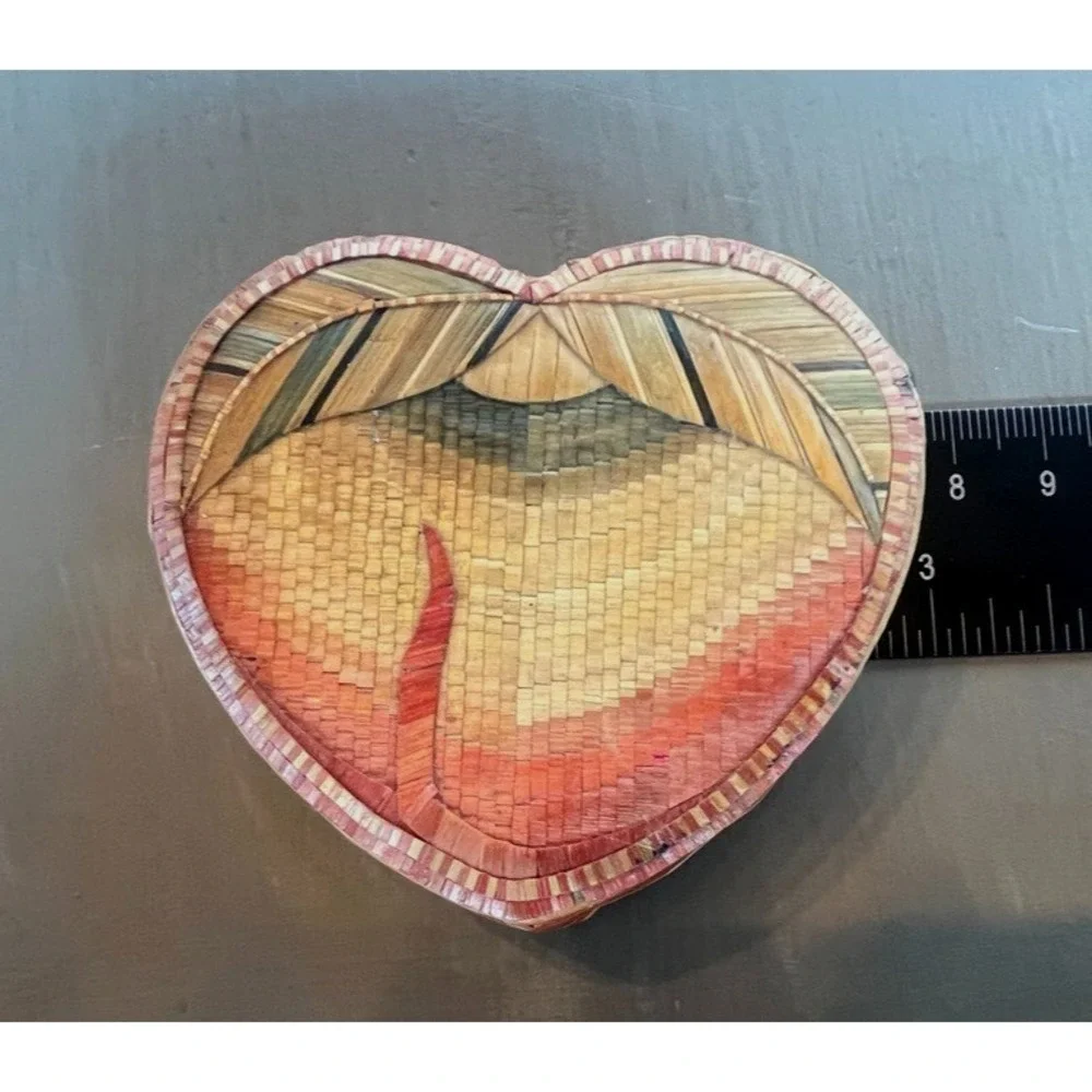 Heart Trinket Box Snake Tail Vintage Woven Straw Folk Art Jewelry Box Mexico